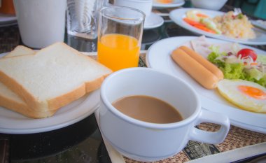 Amerikan tarzı kahvaltı yemekleri