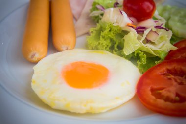 Amerikan tarzı kahvaltı yemekleri