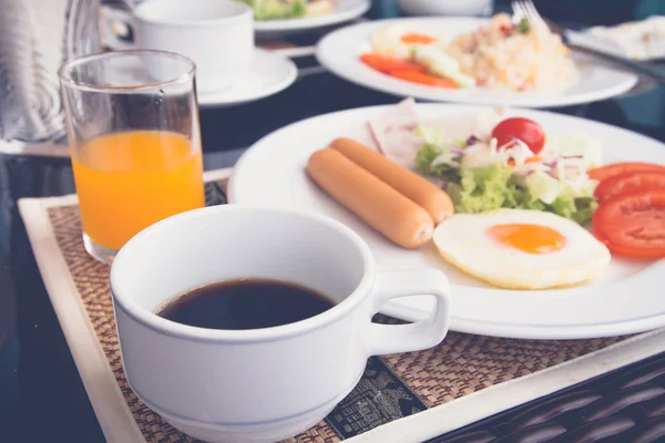 Comida de pequeno-almoço estilo americano — Fotografia de Stock