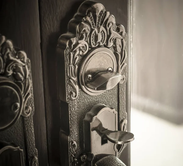 Ancient Door Close Old Metal Door Handle Knocker — Stock Photo, Image
