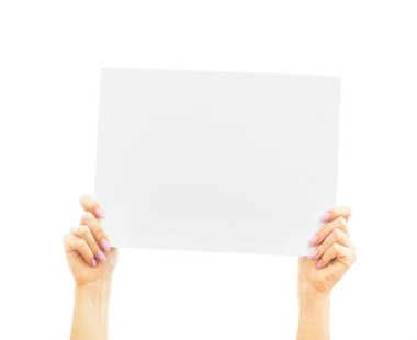 Kadın elleri fotokopi ve maket için boş beyaz poster tutuyor..