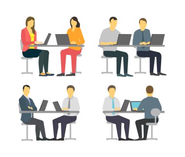 Masada iki işçi. İş adamları ofis sit Masası ayarlayın. Çalışma iş adamları. Yöneticileri çift çifti