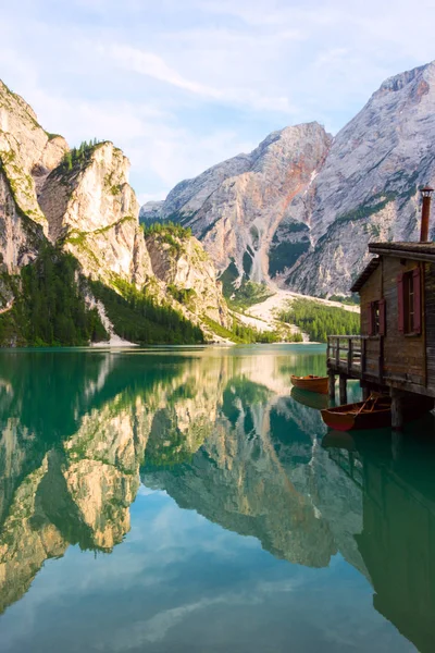 Braiesovo jezero na Dolomitech, Itálie — Stock fotografie