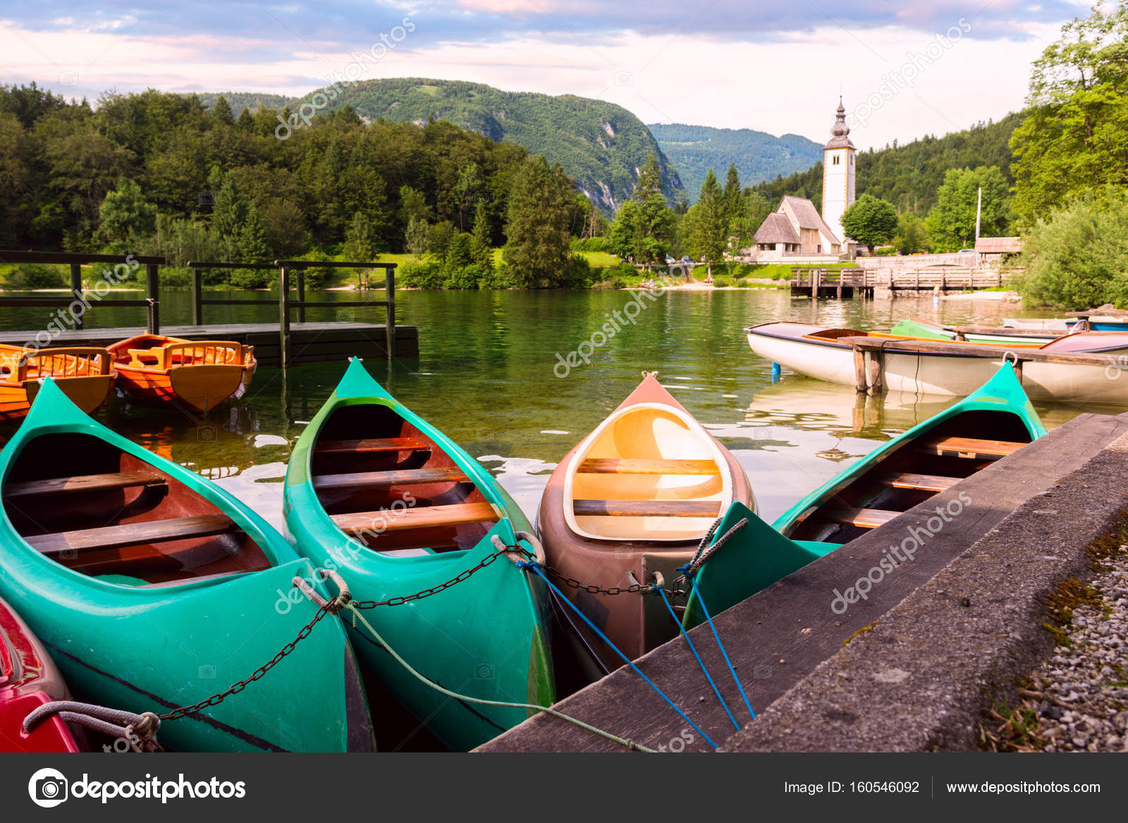 Piękne jeziora Bohinj. Słowenia — Zdjęcie stockowe ...