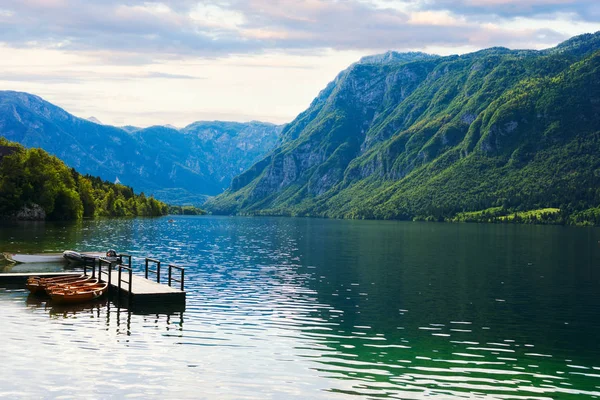 Krásná jezera Bohinj. Slovinsko — Stock fotografie