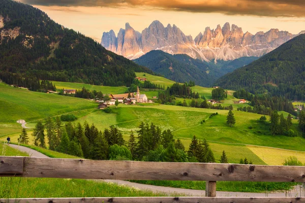Santa Maddalena köyün önünde Odle Dolomites grup