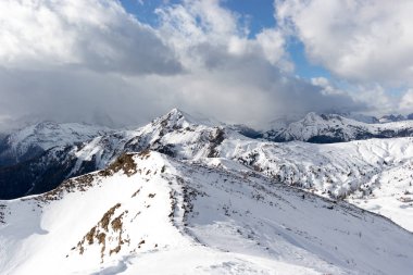Kış manzara Dolomites dağ