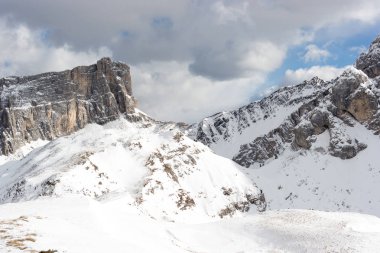 Kış manzara Dolomites dağ
