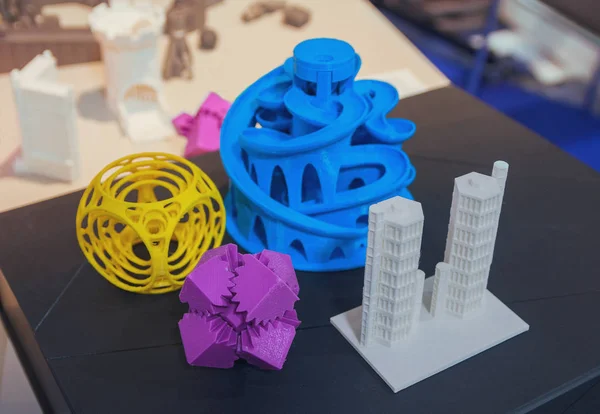 Variety of plastic products manufactured by 3D printing — Stock Photo, Image