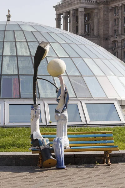 Anıt bağımsızlık Meydanı fenerler seviyorum. Kiev, Ukra