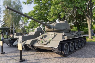 Kiev, Ukrayna - 18 Ağustos 2015: Sovyet tank T-34 askeri müze Sergisi