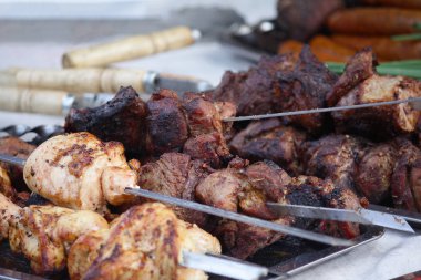 Baharat karışımı ile şiş kebap. Gıda