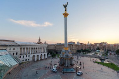 Kiev, Ukrayna - 19 Haziran 2016: Panoramik akşam bağımsızlık Meydanı