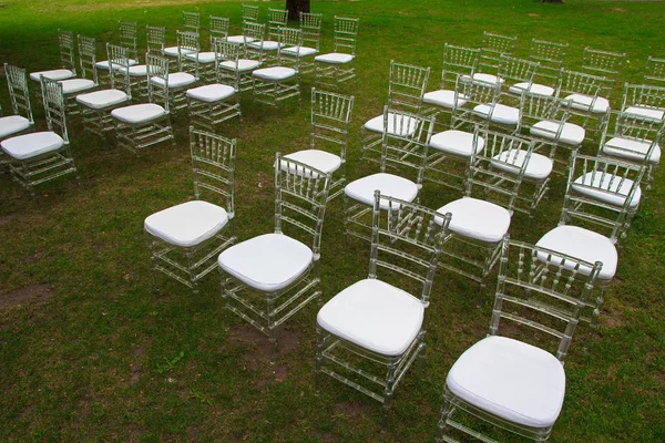 Park düğün töreni için sandalye