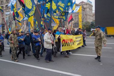 Kiev, Ukrayna - 14 Ekim 2016: Taraftarları milliyetçi Partisi 