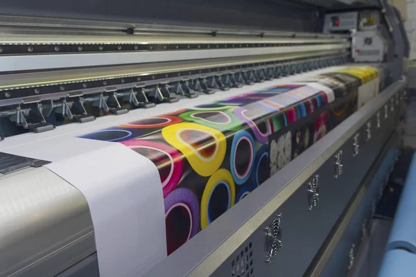 Large format printing machine in operation. Industry — Stock Photo, Image