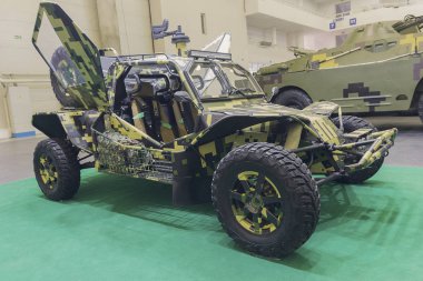 Kiev, Ukrayna - 11 Ekim 2017: Askeri araç-adamcağız sergisinde 