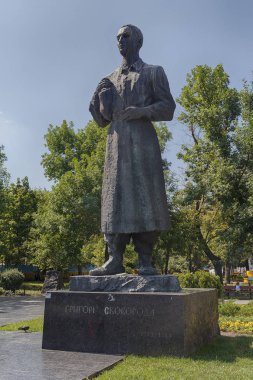 Kiev, Ukrayna - 09 Ağustos 2017: Anıt ünlü Ukrayna filozof Grigory Skovoroda