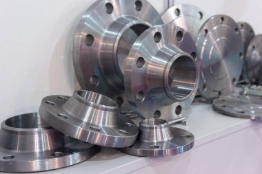 Bir Torna üzerinde yapılmış metal parçalar. Sanayi
