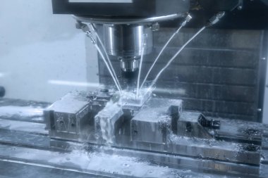 Cnc değirmen makinesi katı top-end-mill aracı ve soğutma sıvısı ile lastik küf parçası kesme