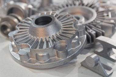 Teknikleri closeup döküm tarafından üretilen metal ürünler. Sanayi