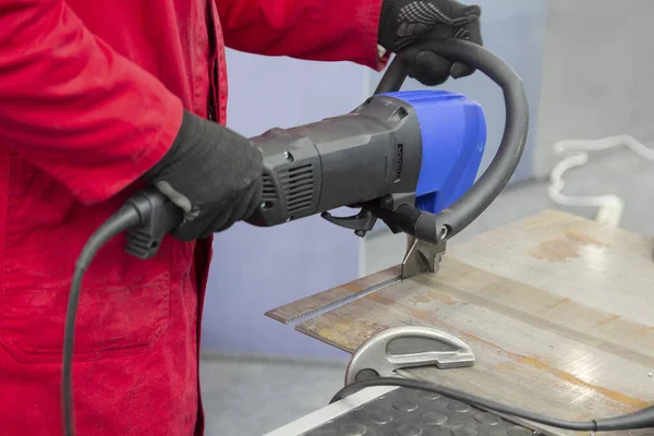 Macho corta herramienta de mano hidráulica de metal. Metalurgia — Foto de Stock