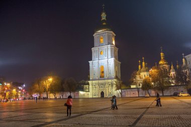 Kiev, Ukrayna - 19 Ekim 2017: Sofya Meydanı - Orta ve Kiev 'in en eski bölgelerinden biri