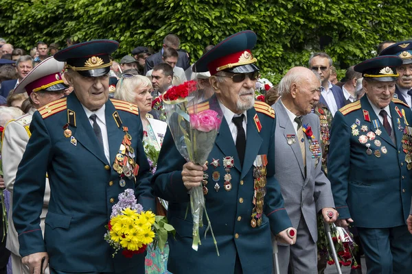 Kiev Ucraina Maggio 2016 Veterani Della Seconda Guerra Mondiale Depongono — Foto Stock
