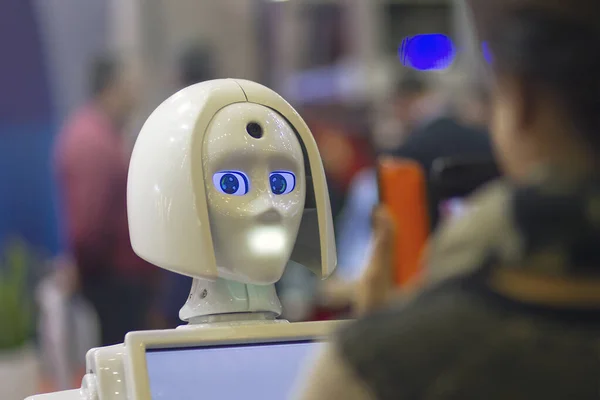 Girl Communicates Robot Artificial Intelligence — Stock Photo, Image