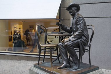 Kiev, Ukrayna - 21 Ağustos 03, 2018: Kiev kentsel gelişimine katkılarıyla tanınan ünlü Ukraynalı mimar Vladislav Gorodetsky Anıtı