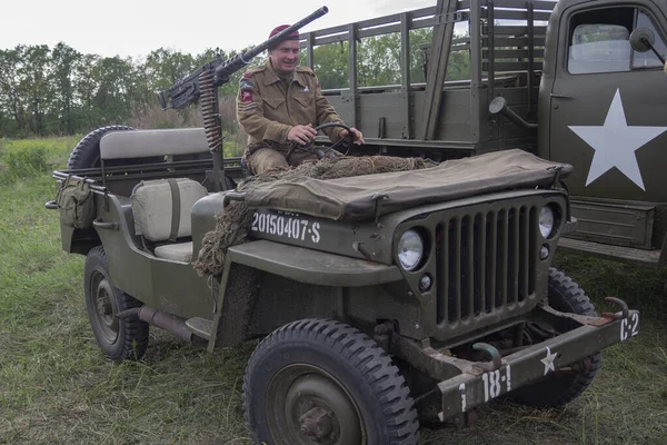 Kijów Ukraina Maja 2018 Mens Postaci Amerykańskich Żołnierzy Amerykańskiego Jeepa — Zdjęcie stockowe