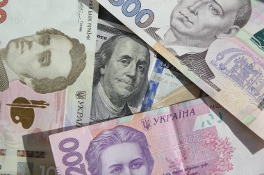 Ukrayna parası - Hryvnia, Usa dolarlarını finanse ediyor. Ukrayna 'da, Hryvnia' da dolar kuruna finans