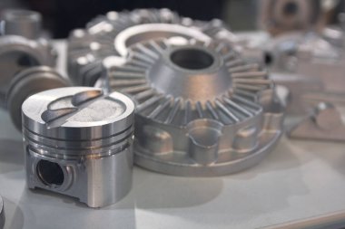 Metal ürünler yakın çekim ile yapılır. Sanayi