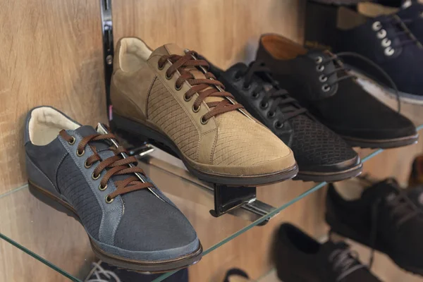 Variety Men Shoes Shop Window Sale — Stock Photo, Image