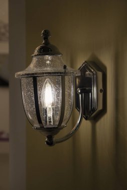 Duvardaki ışık eski moda. Mimari