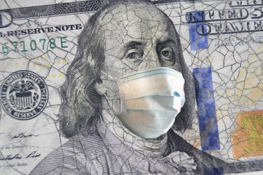 Yüz maskeli 100 dolarlık banknot. Dünya krizi
