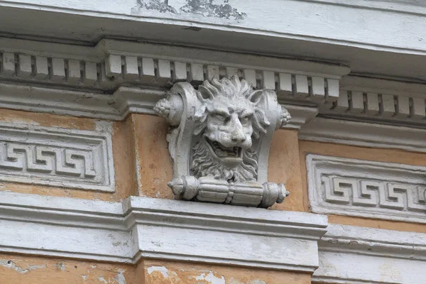 Bassorilievo Del Demone Capo Nella Vecchia Casa Gronda Architettura — Foto Stock