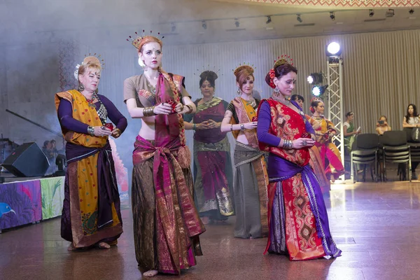 Kiev Ukraine July 2017 Women Perform Oriental Dances National Indian — Stock Photo, Image