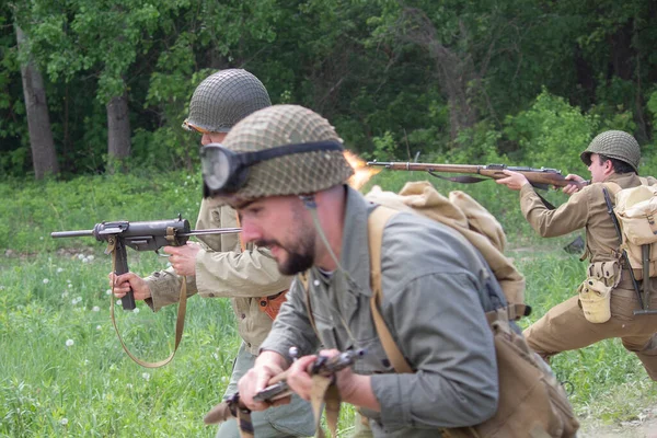 Kijów Ukraina Maja 2018 Mężczyźni Postaci Amerykańskich Żołnierzy Rozpoczynają Bitwę — Zdjęcie stockowe