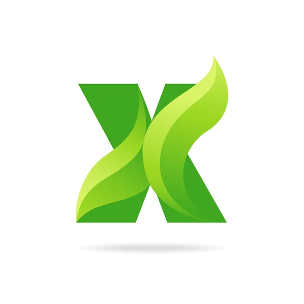 X icono con hojas verdes. Diseño ecológico vectorial . — Vector de stock