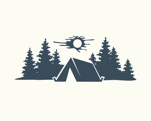 山的营地。手绘插图. — 图库矢量图片