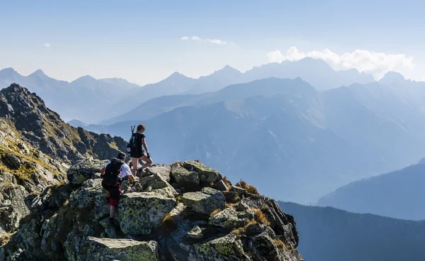 Zakopane Polonia Settembre 2016 Ragazza Ragazzo Sulla Cresta Dei Tatra — Foto Stock