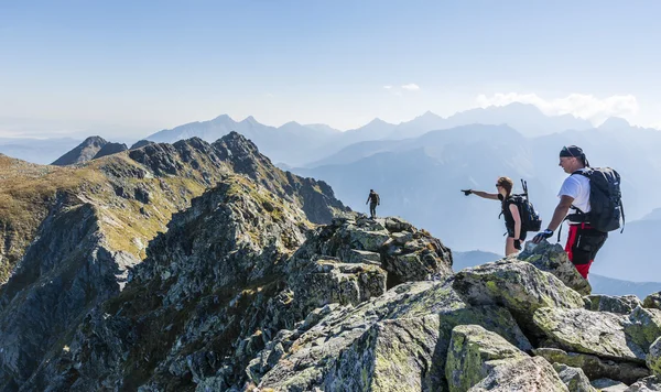 Zakopane Polonia Settembre 2016 Ragazza Mostra Ragazzo Continuato Obiettivo Escursioni — Foto Stock