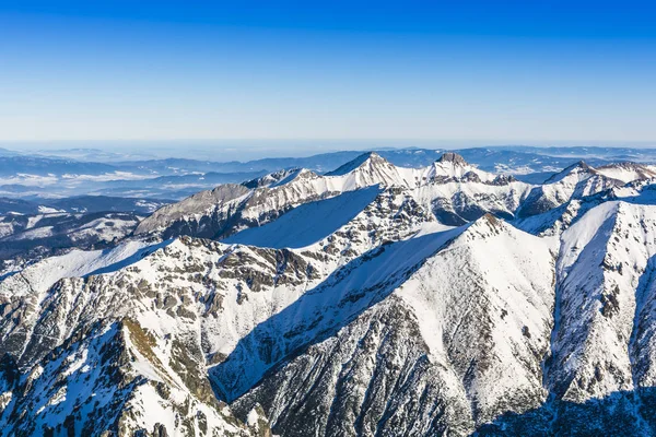 Manzara Tatra Dağları'nın tepesinden görüntülemek.