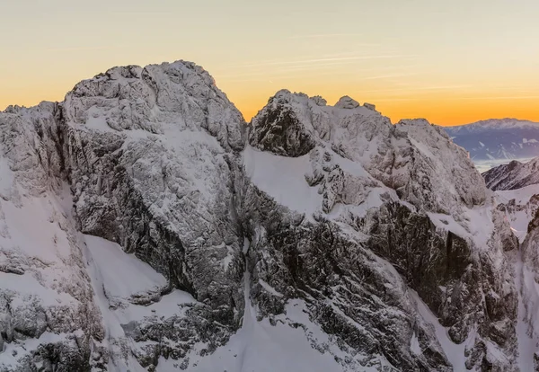 Zimní slunce v horách. — Stock fotografie