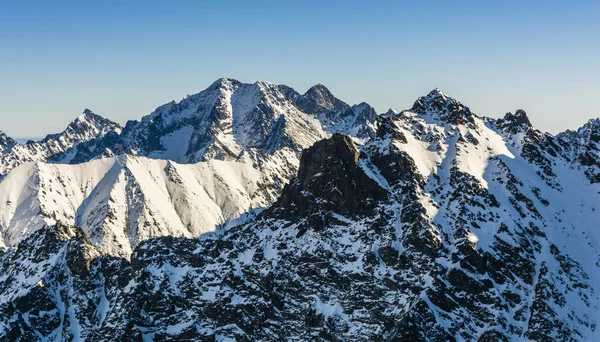 Montañas en invierno. — Foto de Stock