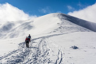 Turistler kış izinde.