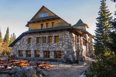 Popüler turistik pansiyon Tatra Dağları, Hala Gasienicowa - Murowaniec.