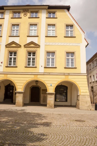 Historiska radhus vid torget. — Stockfoto