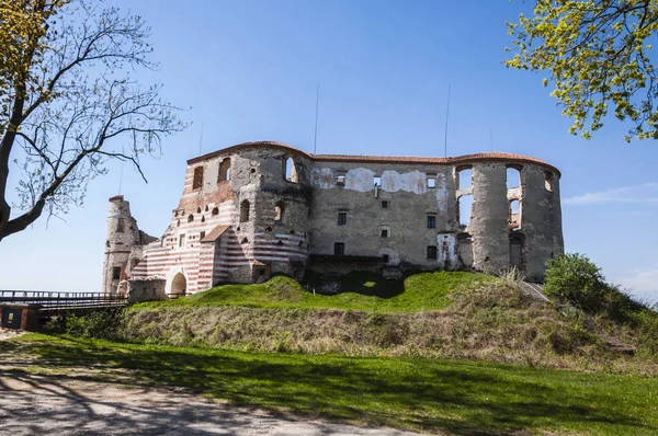 Renaissance Ruinen der Burg Janowiec. — Stockfoto